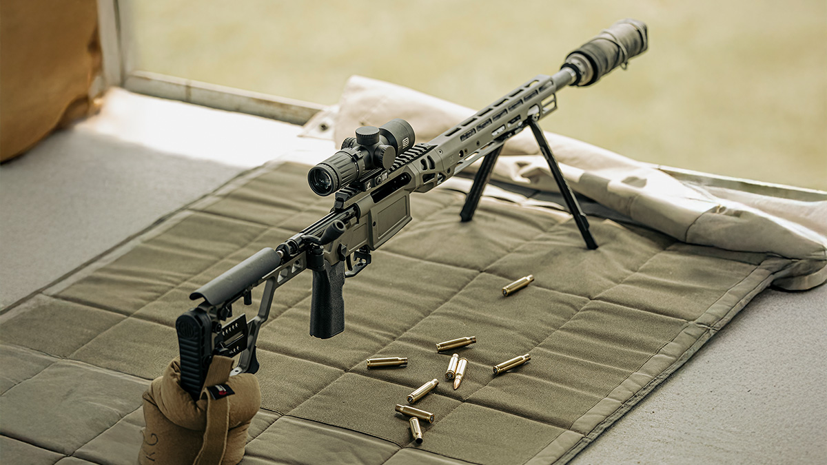 Installing the BLK LBL SIG Cross Bipod
